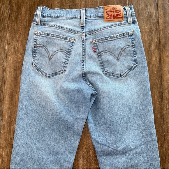 Levi's Wedgie Straight Jeans Women’s 28 Button Fly Medium Wash Vintage Ra Hem - Picture 11 of 12